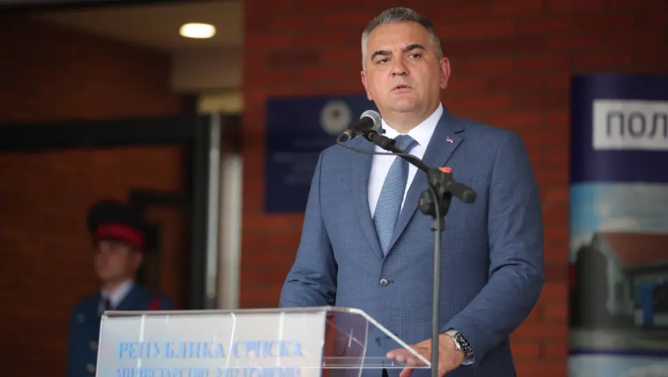 Dodijeljena rješenja za nabavku traktora; Minić: Vlada će nastaviti da ulaže u selo i poljoprivredu