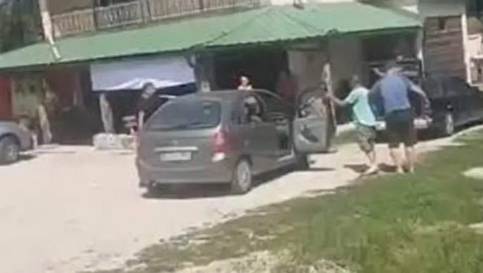 Novi detalji napada na Srbe povratnike: Policiji trebalo sat i po da dođe